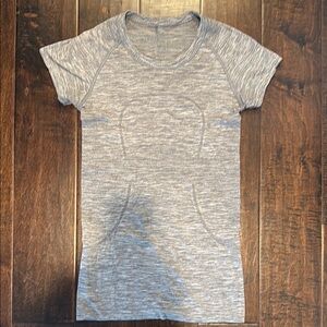 Lululemon swiftly tech shirt